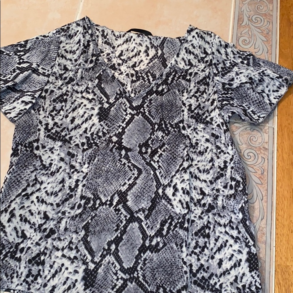 snake print short sleeve top
